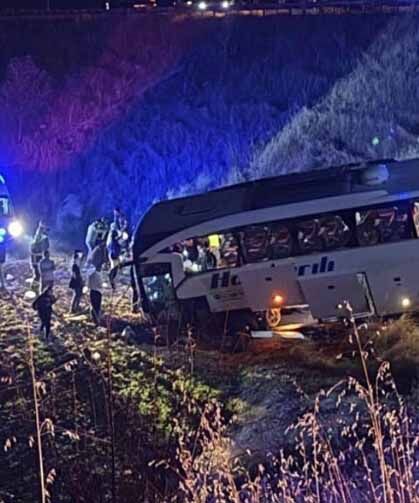 Yolcu otobüsü şarampole uçtu: 24 yaralı