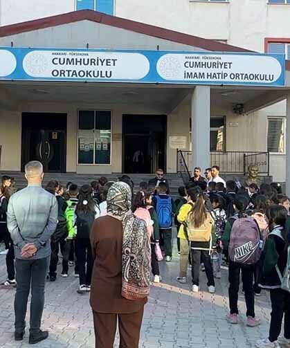 Yüksekova'da 30 bin öğrenci ders başı yaptı