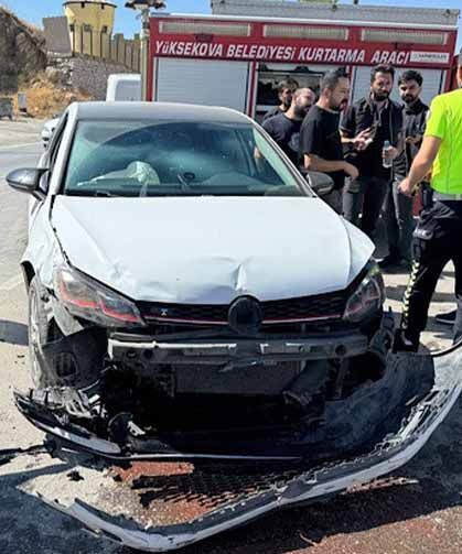 Yüksekova’da trafik kazası: 2 yaralı