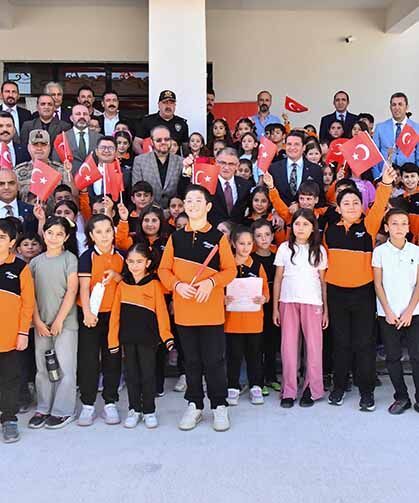 Van'da 274 bin 685 öğrenci ders başı yaptı
