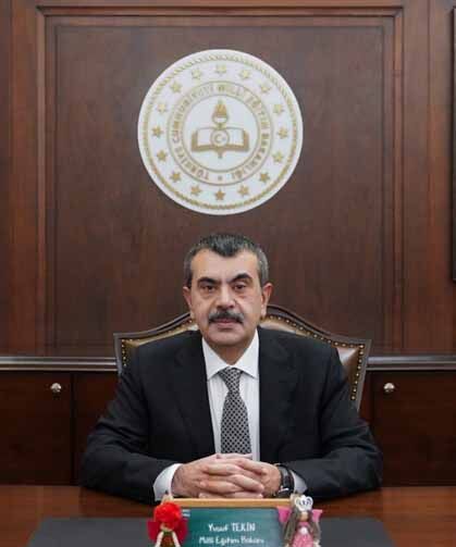 Bakan Tekin'den öğretmenlere ve bakanlık personeline mesaj