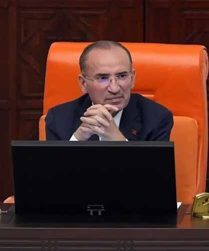 AK Parti'li Bozdağ, TBMM Başkan Vekilliği görevinden istifa etti