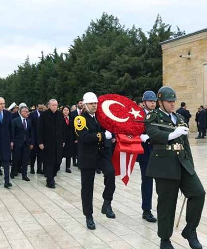 Cumhurbaşkanı Erdoğan ve Devlet Erkanı Anıtkabir'i ziyaret etti
