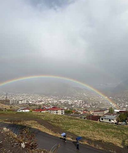 Hakkari’de gökkuşağı görsel şölen oluşturdu