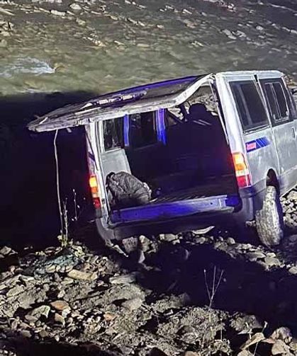 Yüksekova'da iki ayrı trafik kazasında 9 kişi yaralandı