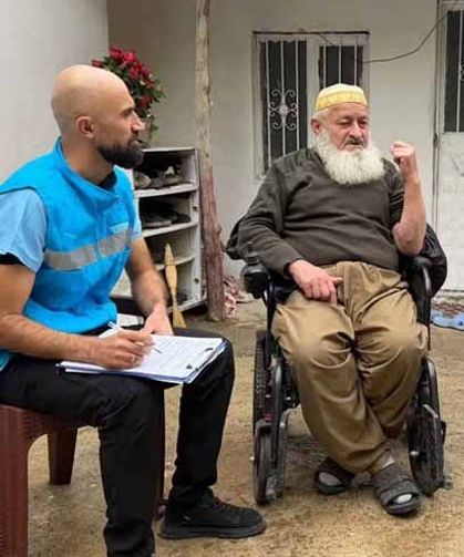 Kazak doktor, Hakkari'de şifa dağıtıyor