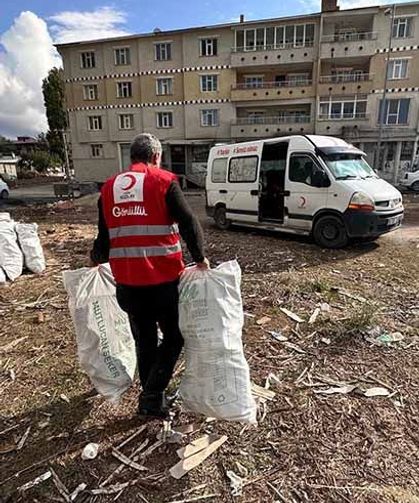 Kızılay'dan yaşlılara kış desteği