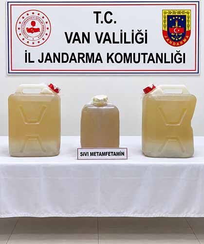 Van’da 34 kilo sıvı metamfetamin ele geçirildi