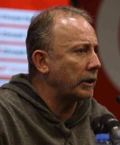 A Milli Futbol Takımı’nın yeni teknik direktörü Sergen Yalçın oldu