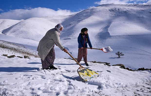 Van'da karın en çok yağdığı ilçelerden kar manzaraları