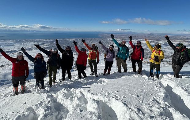 Küçük Erek Dağı’na zirve tırmanışı