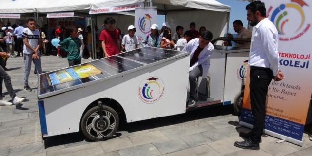 Van'da lise öğrencileri güneş enerjisiyle çalışan araç üretti