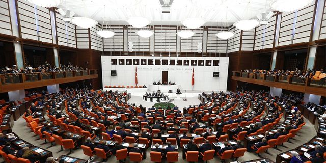OHAL kapsamında 3 kararname daha Meclis'e sunuldu