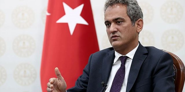Öğretmenlerle ilgili flaş karar! Bakan Özer duyurdu: 1 yıl erteliyoruz…