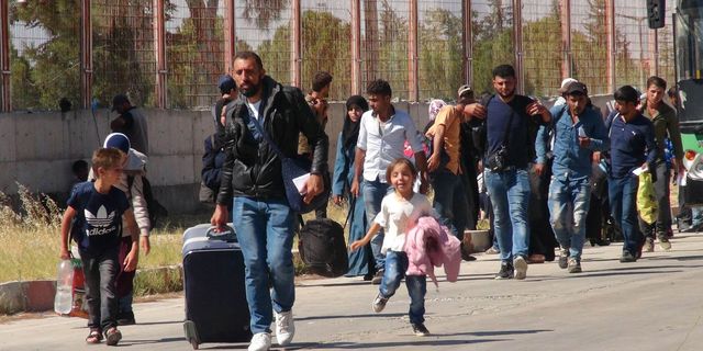 Hulusi Akar açıkladı! Ülkesine dönen Suriyeli sayısı 60 bini geçti