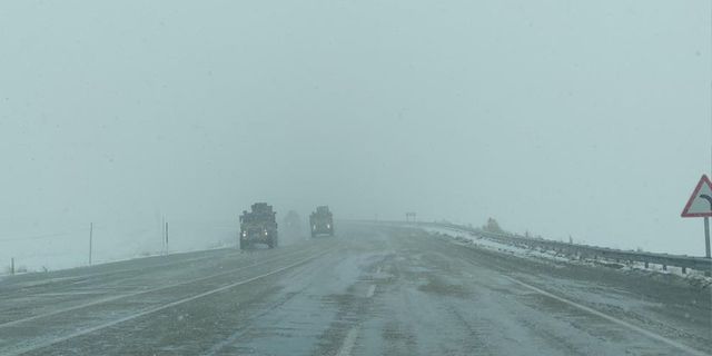 Van-Bahçesaray yolu ulaşıma kapatıldı
