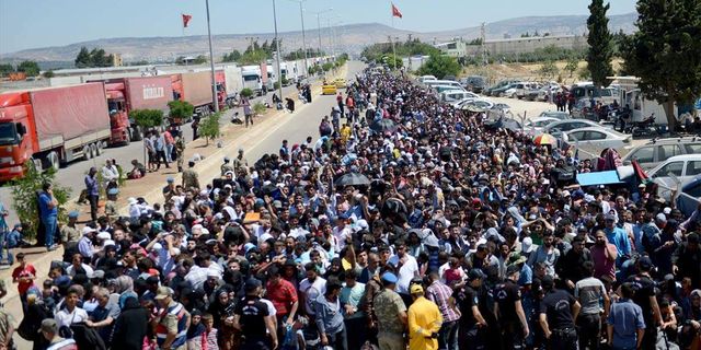 Hulusi Akar, deprem sonrası ülkesine dönen Suriyelilerin sayısını açıkladı