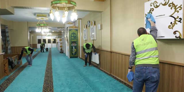 Van'da camilerde ramazan hazırlıkları başladı
