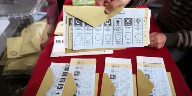 Yüksek Seçim Kurulu, deprem bölgesine yönelik seçim raporunu hazırladı
