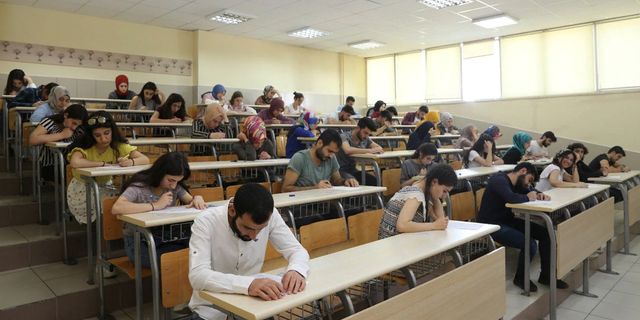 YÖK duyurdu! Lisans ve lisansüstü burs miktarları artırıldı