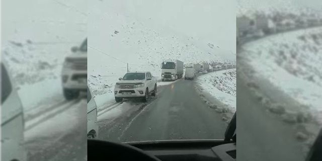 Van'da kar yağışı ulaşımı aksattı