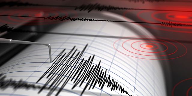 Antalya'da deprem paniği! 4.1 büyüklüğünde salladı