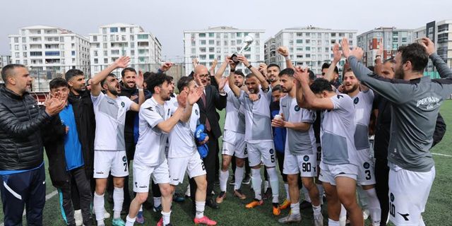 İpekyolu Belediyesi Gençlik ve Spor Kulübü lig şampiyonu oldu
