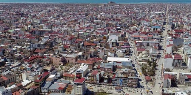 Van’da hangi partinin oyu arttı, hangisinin oyu düştü?