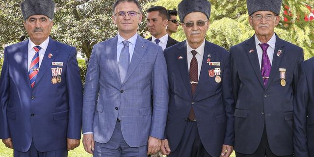 Van'da resmi bayramlaşma töreni düzenlendi