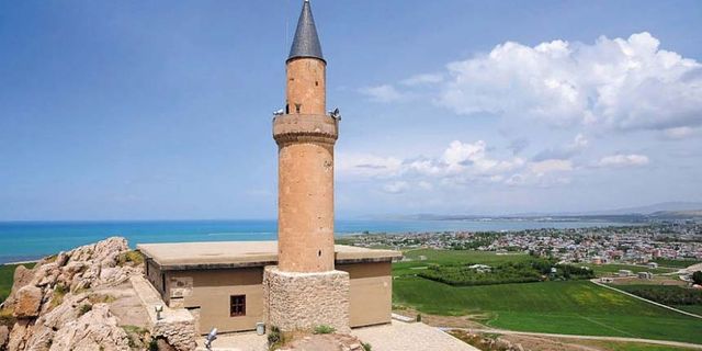 Tarihi camide restorasyon çalışmaları sürüyor