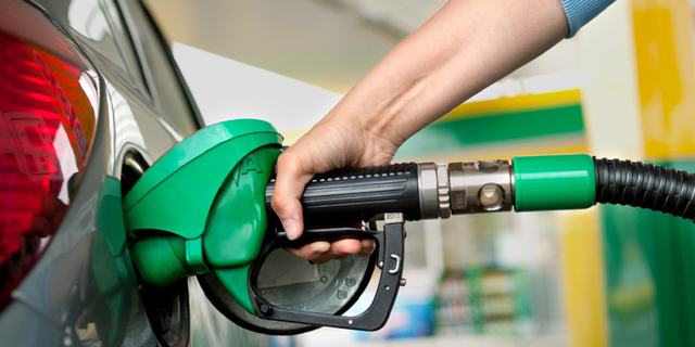 Benzine beklenen indirim tutarı yükseldi