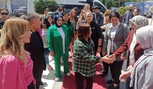 Selvi Kılıçdaroğlu Van'da kadınlar ve çocuklarla bir araya geldi