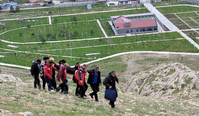 Van'da kaleden düşen kız yaralandı