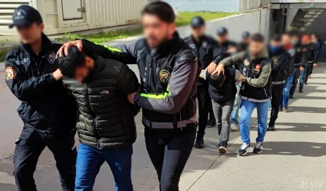 Van'da torbacı operasyonu: 19 Gözaltı