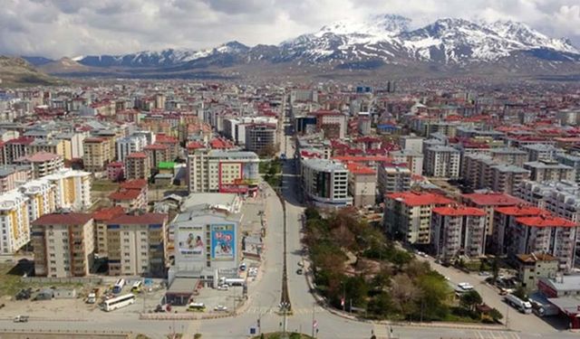 Van Büyükşehir Belediyesi duyurdu! O yol 6 ay boyunca trafiğe kapatılacak