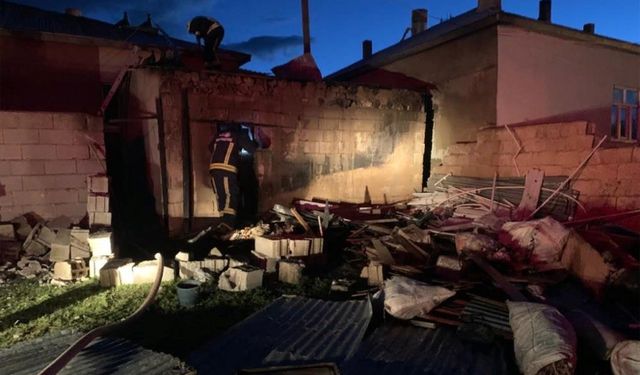 Özalp’te tandır evi yangını