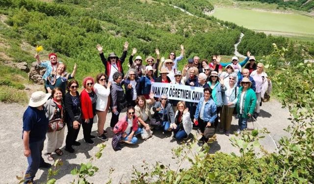 Öğretmen okulu mezunları 45 yıl aradan sonra tekrar Van’da buluştu