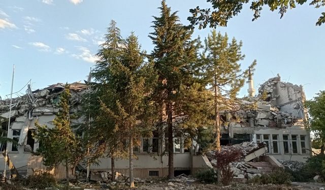 Malatya'da hükümet konağı yıkıldı