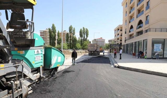 İpekyolu’nda asfalt sezonu başladı