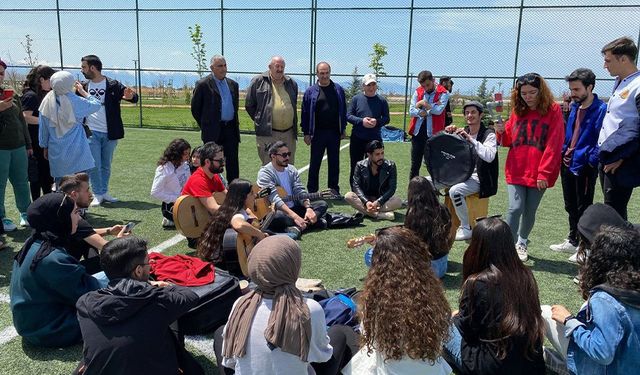 Günde yüzlerce kişinin uğrak yeri… Bu merkezde çok iş var!