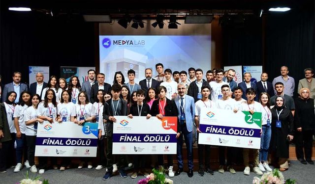 TRB2 Bölgesi Yazılım Hareketi Finali Van YYÜ’de yapıldı