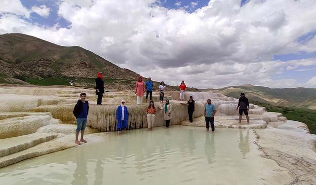 Fotoğraf meraklıları Van'ı tanıtıyor