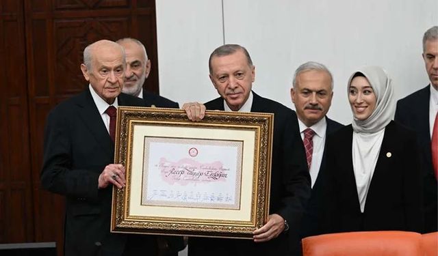 Cumhurbaşkanı Erdoğan TBMM'de yemin ederek mazbatasını aldı!