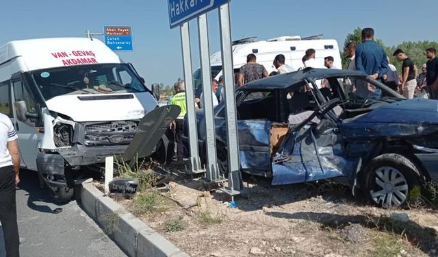 Van'da trafik kazası, yaralılar var!