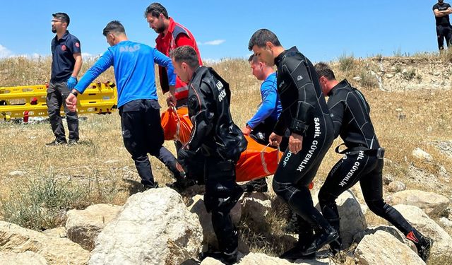 Van Gölü'nde boğulan gençlerin isimleri belli oldu!