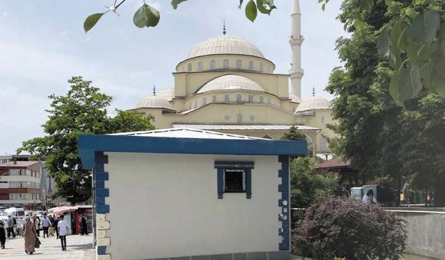 Cami silüetini bozan yapı tepki çekiyor