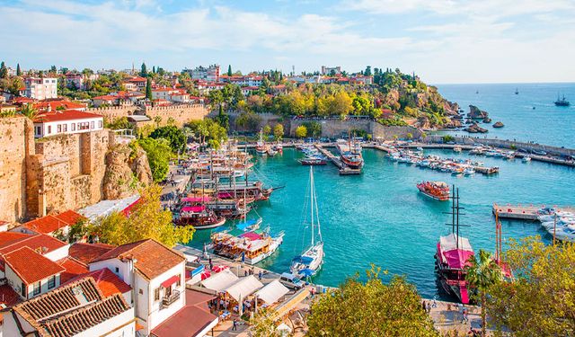 Antalya bu yıl 8 milyon 11 bin 828 turist ağırladı