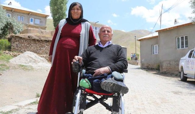 Engelli vatandaşın akülü sandalye hayali gerçekleşti