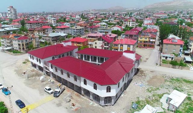 Tuşba ‘Bedesten Çarşısı’ yatırımcısını bekliyor