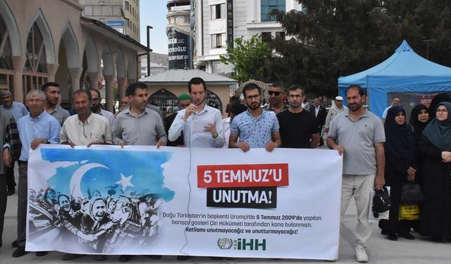 Van'da Urumçi olayları 14. yılında protesto edildi